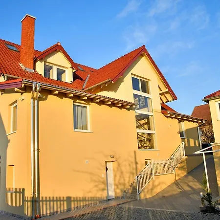 Palmy Apartmanhouse *