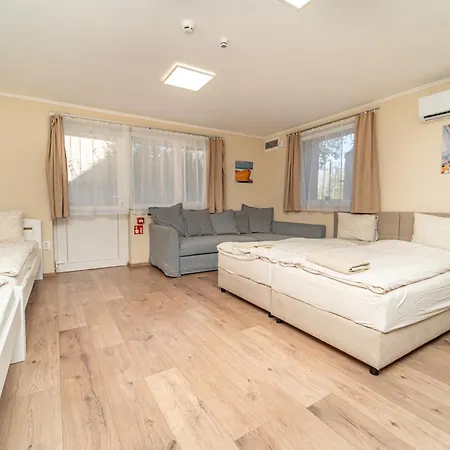 Palmy Apartmanhouse * Maglod